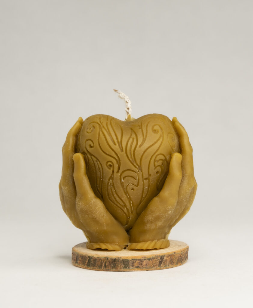 SWIECA-SERCE-DLONIE-BASE-1